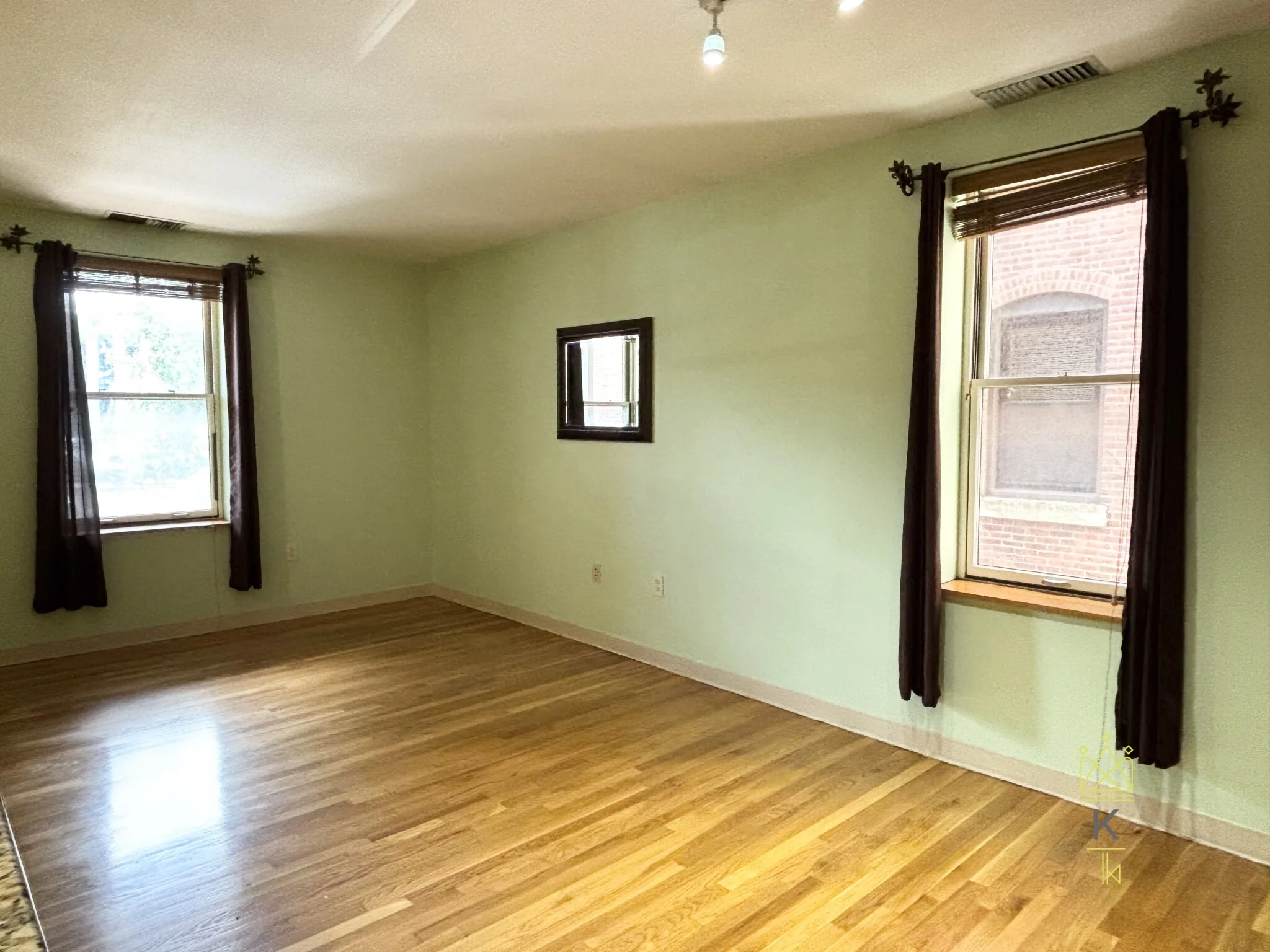 96 Gainsborough St, Fenway