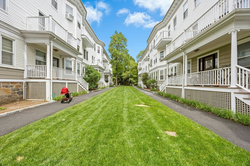 28 Stanton Rd, Brookline