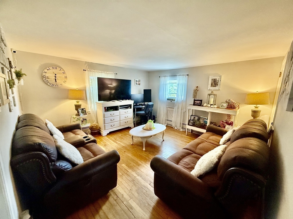 21 Langlois Ave, Southbridge