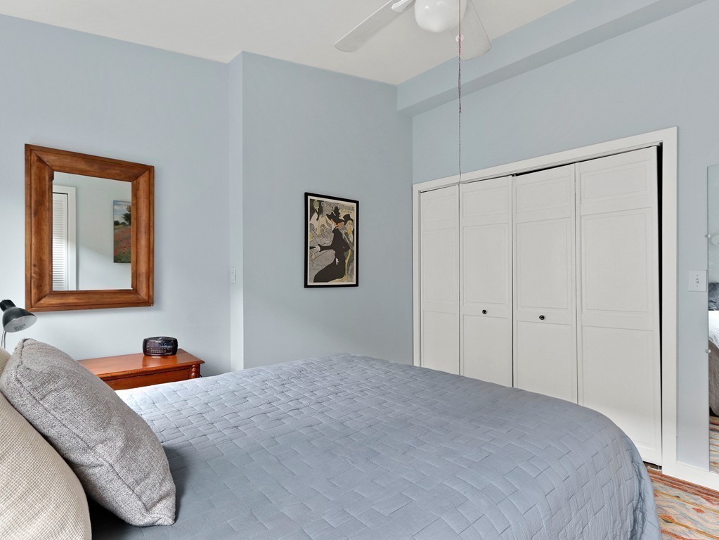 110 Charles St, Beacon Hill