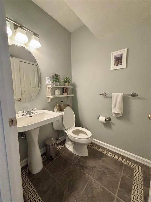 7 Pleasant St, Charlestown