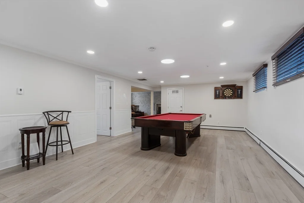 10 Stonewood Dr, Newton