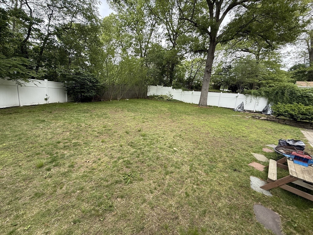 9 Charity Ln, Dedham