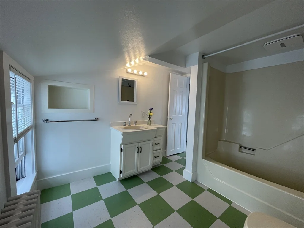 164 Washington St, Marblehead