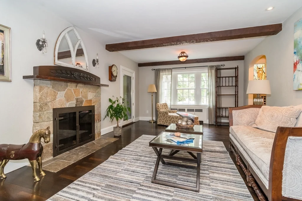 67 Whittier Rd, Wellesley