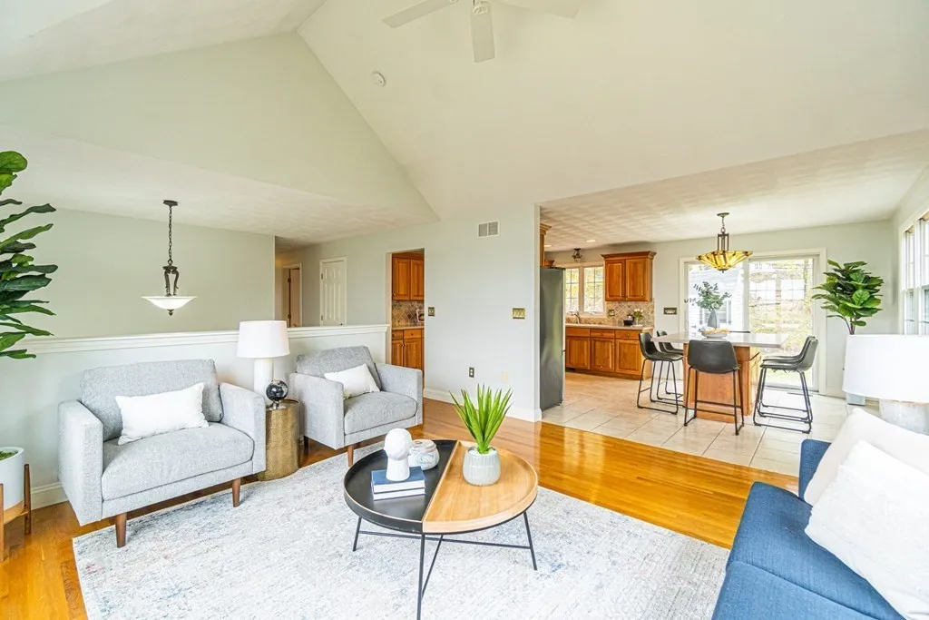 32 Waltham St, Woburn