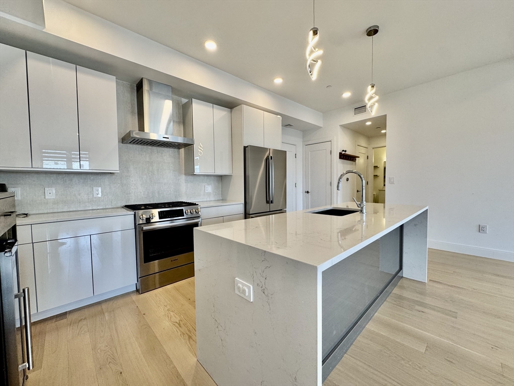 20 West Fifth St, South Boston