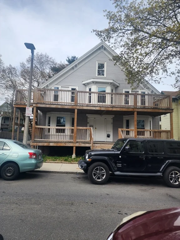 10-12 Michigan, Dorchester