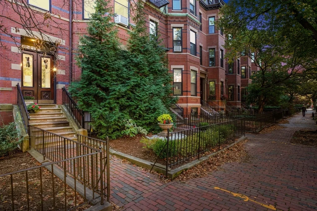 298 Marlborough, Back Bay