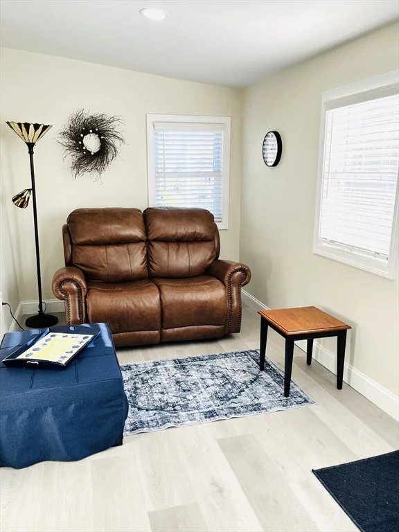 21 Hillside Ave, Swansea