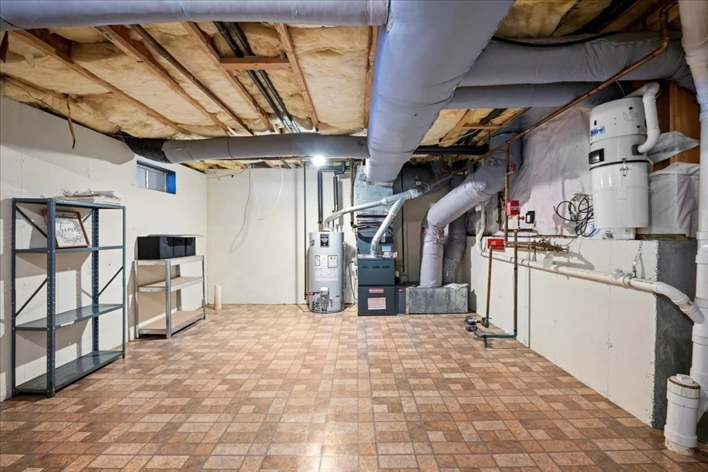 67 N Quinsigamond Ave, Shrewsbury