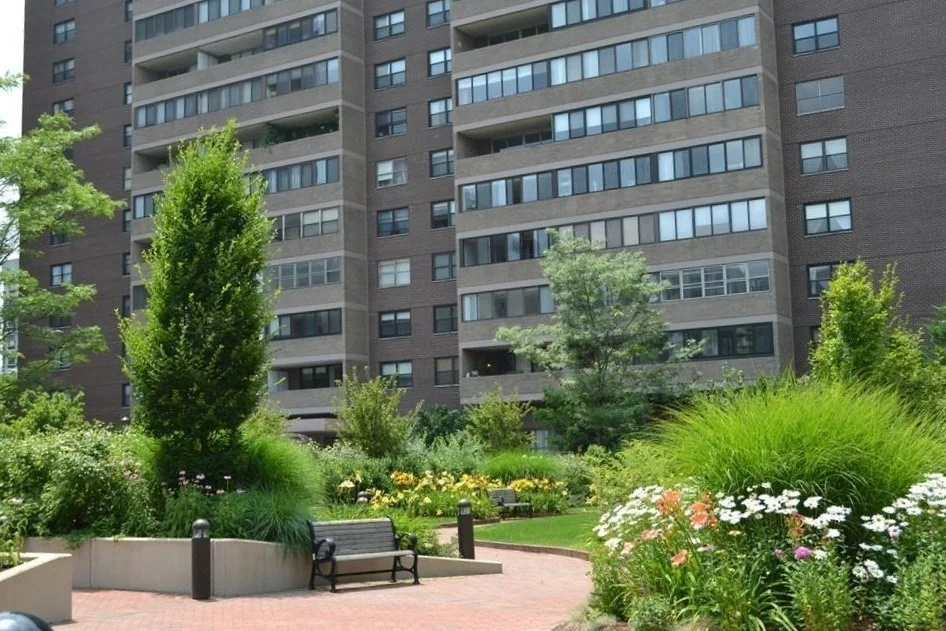 2 Hawthorne Pl, West End