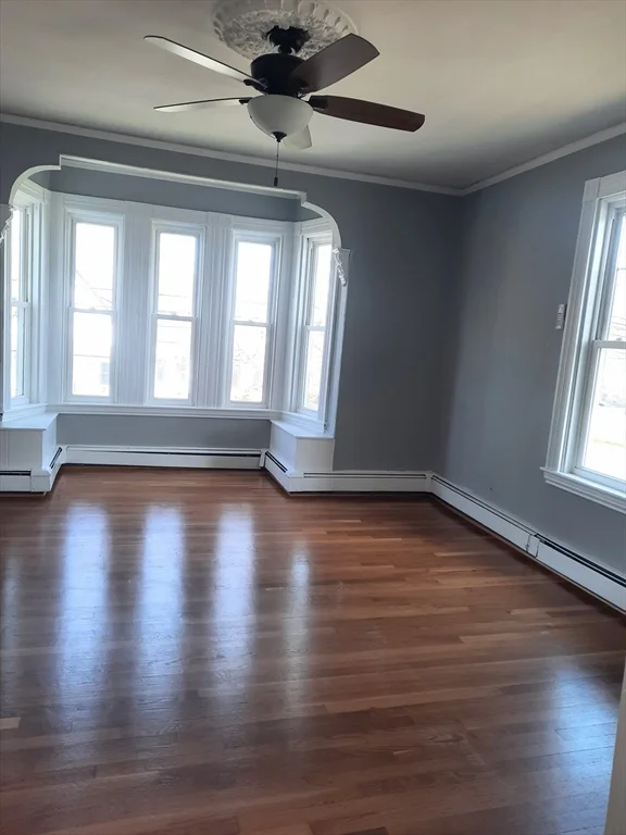 442 Washington St, Whitman