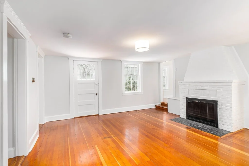 92 Farmers Row, Groton