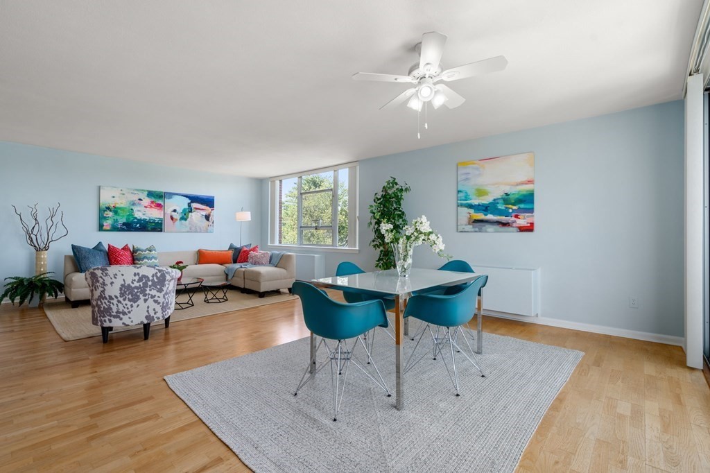 20 Hammond Pond Pkwy, Chestnut Hill