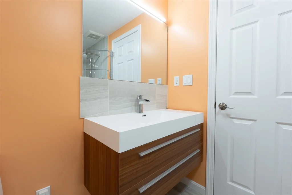 5 Fairview Rd, Canton