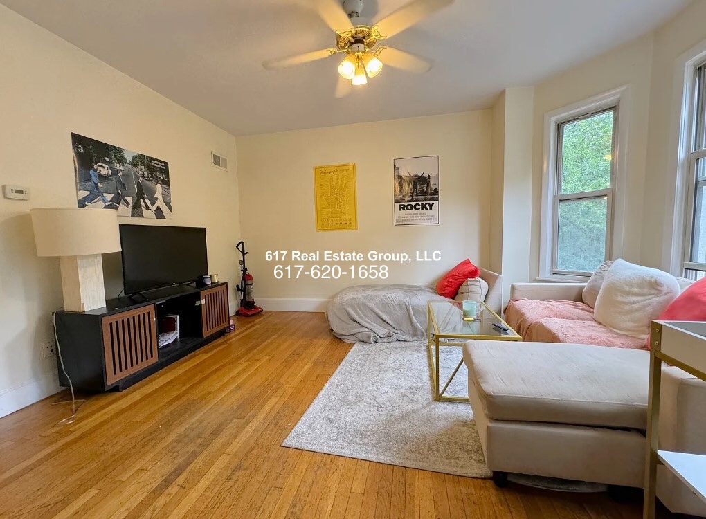 216 Freeman St, North Brookline