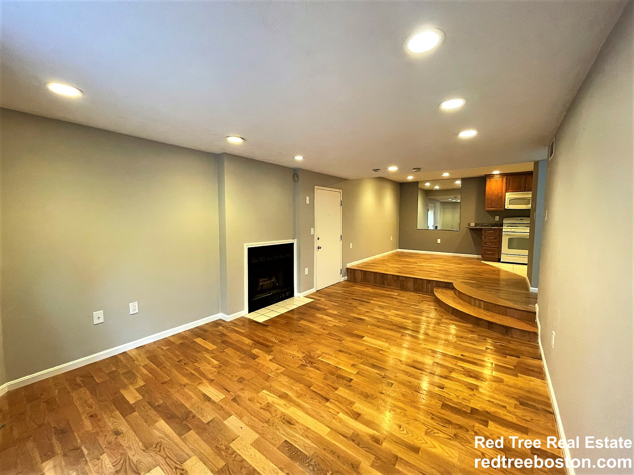 1212 Vfw Pkwa, West Roxbury