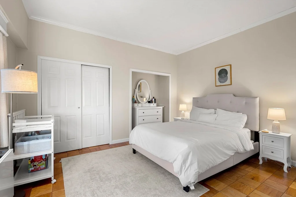 2 Hawthorne, West End