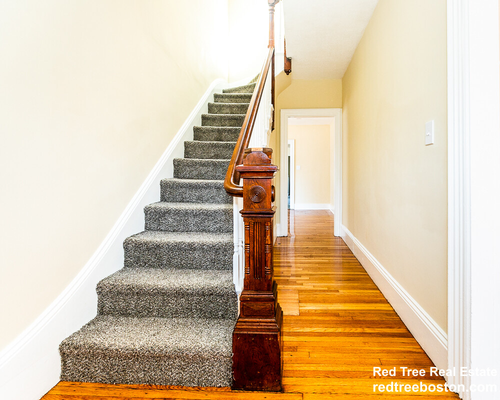 36 Pratt St, Allston