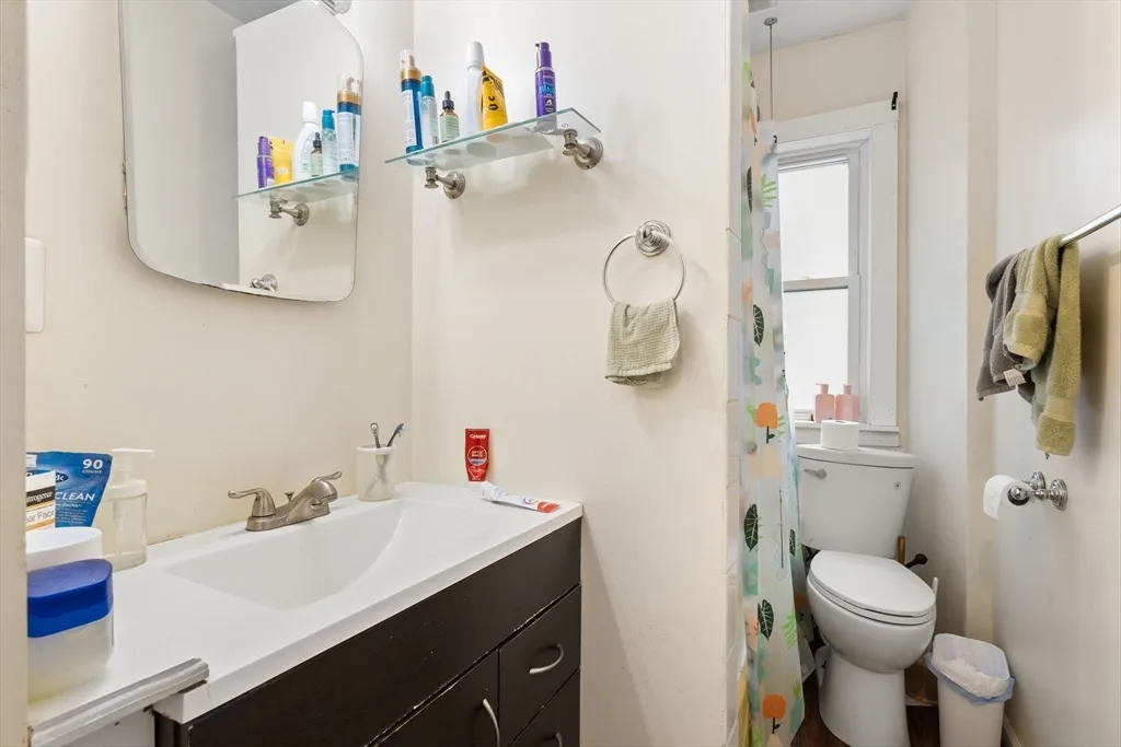 12 Perry St, Central Village