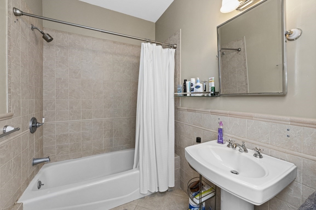 246 Beacon St, Back Bay