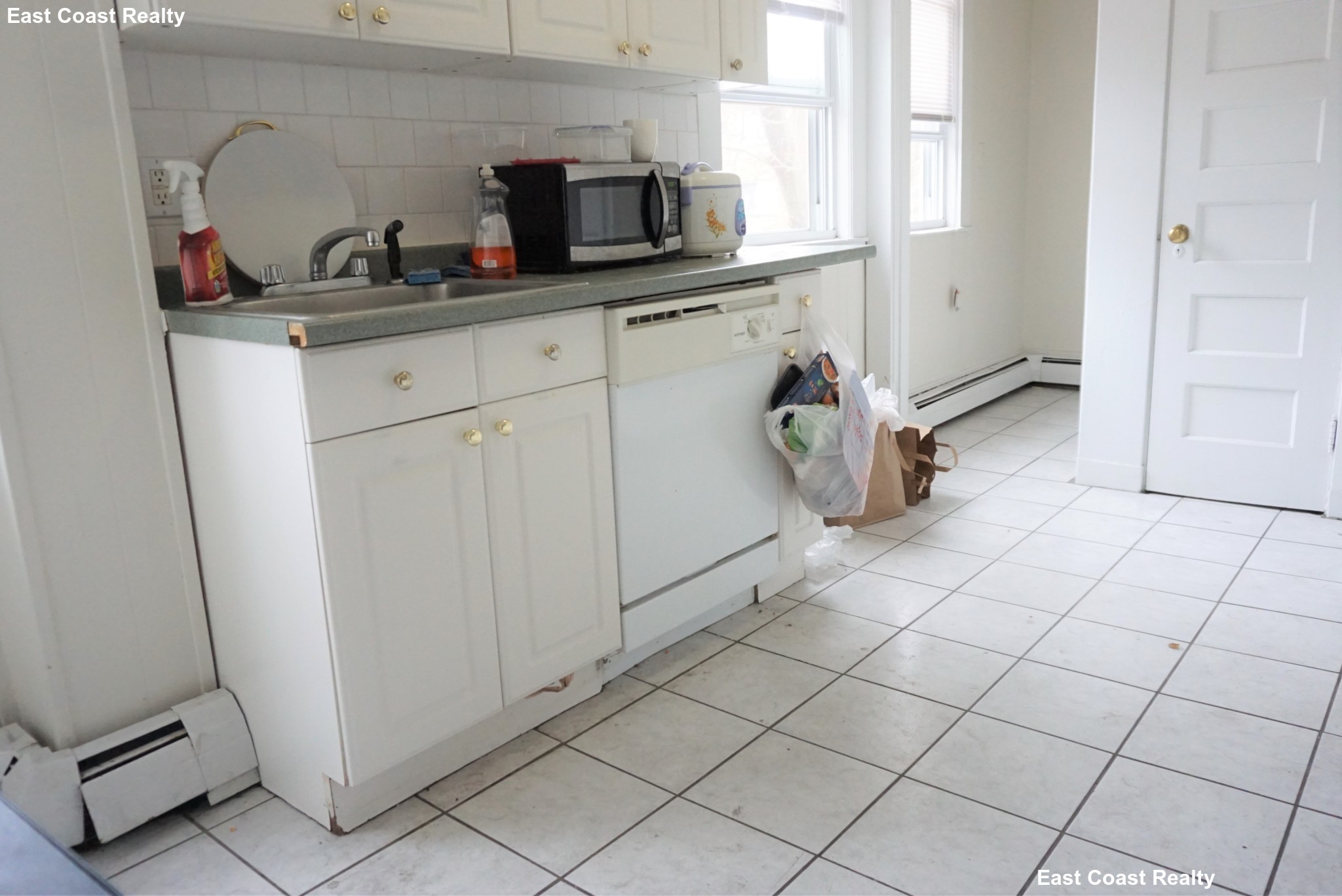 4 Ashford Ct, Allston