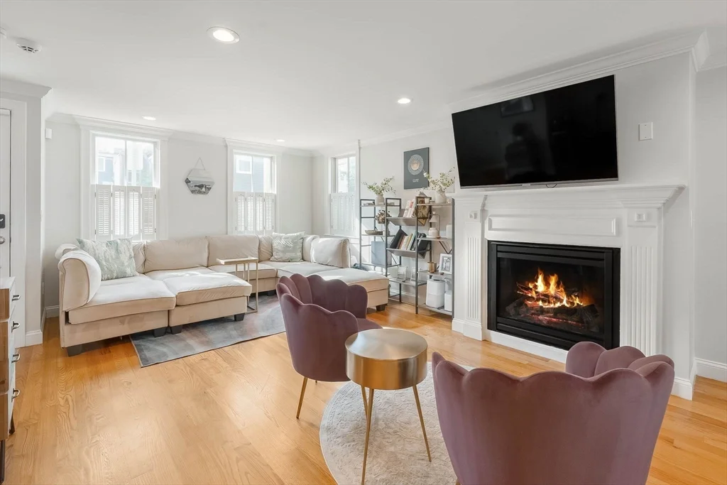 65 Green St, Charlestown