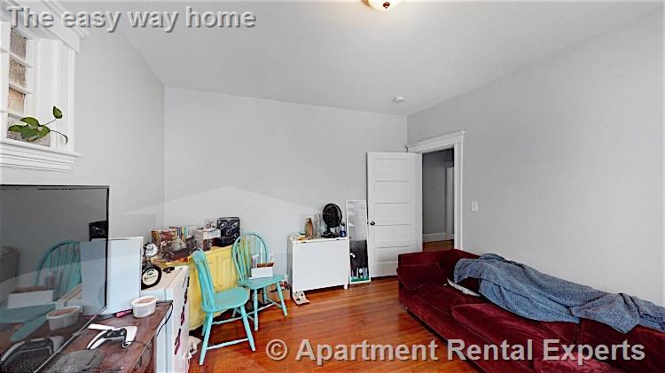 6 Hinckley St, Magoun Square