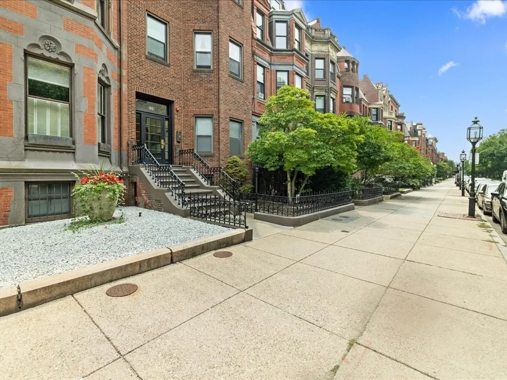 228 Commonwealth Ave, Back Bay
