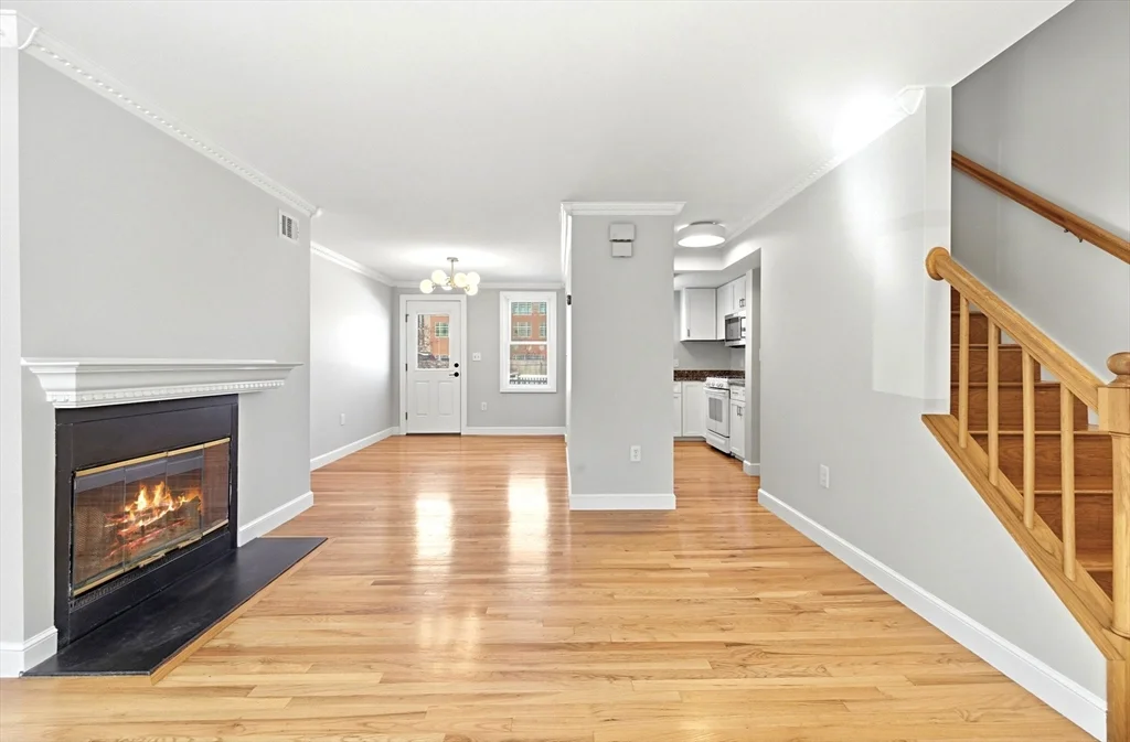 442 Main St, Charlestown