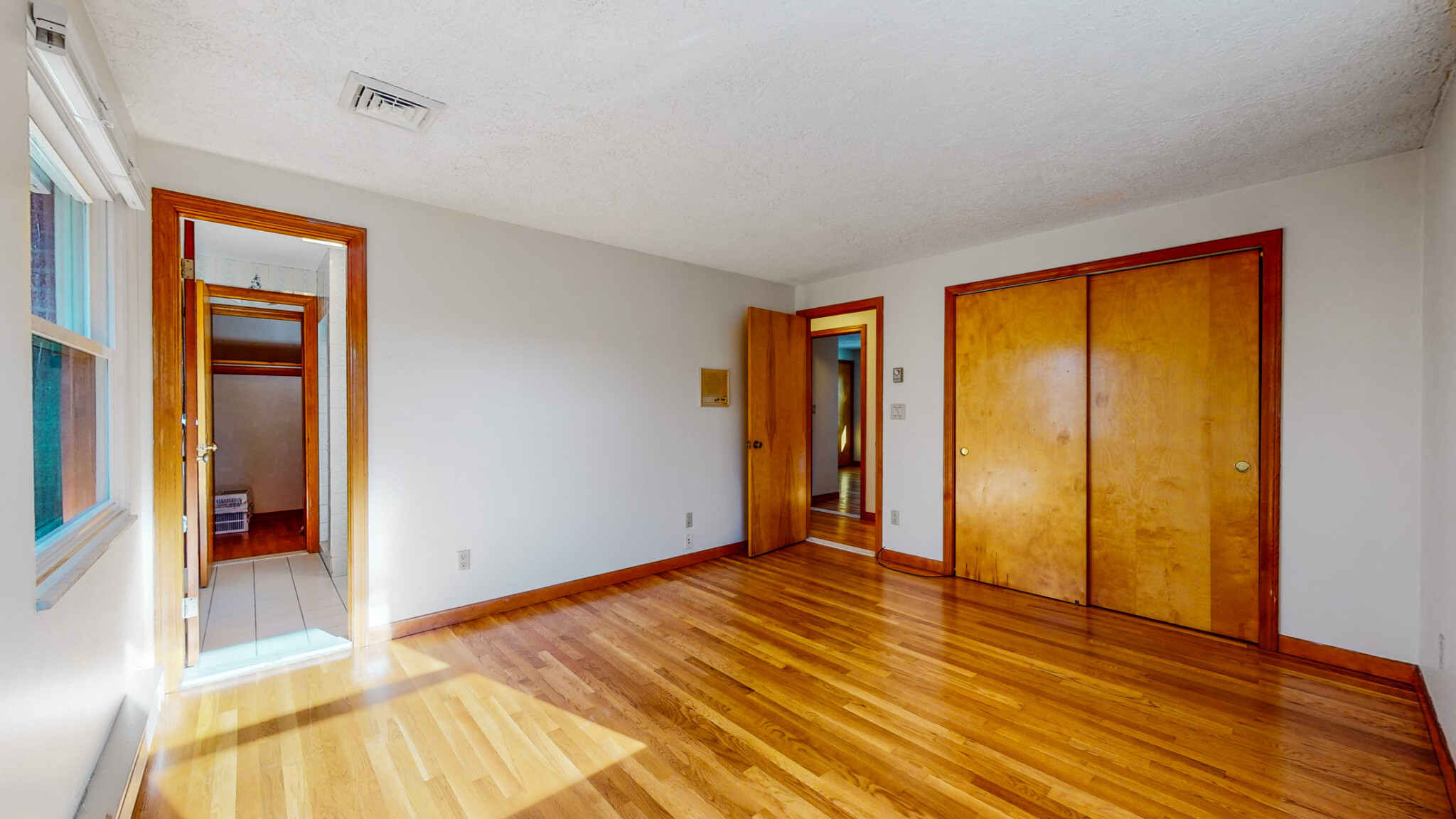 3 bed, 2 bath apartment for rent at 21 Ashmont Rd, Nonantum — photo 16 of 24
