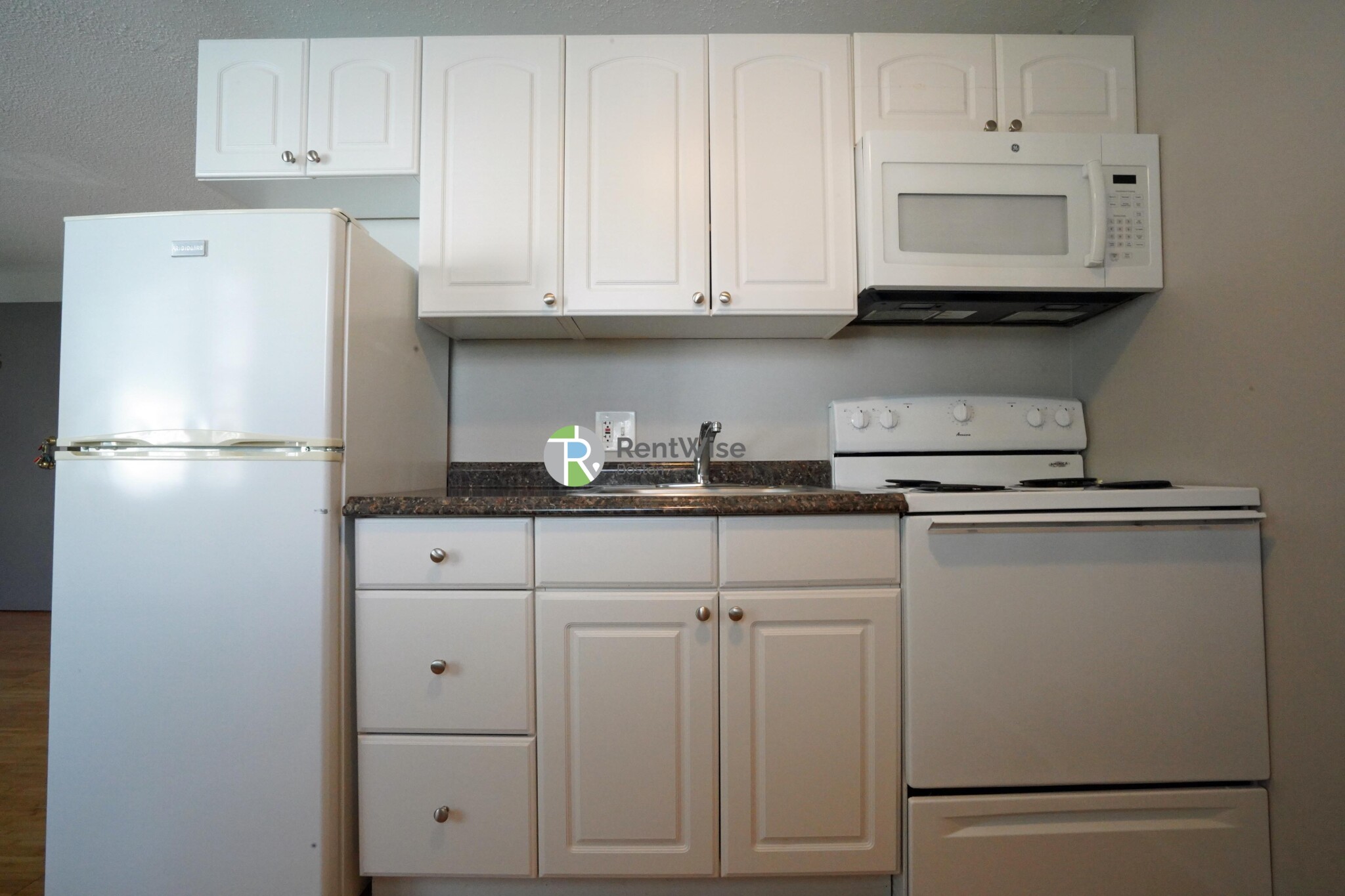 121 Ash St, South Side