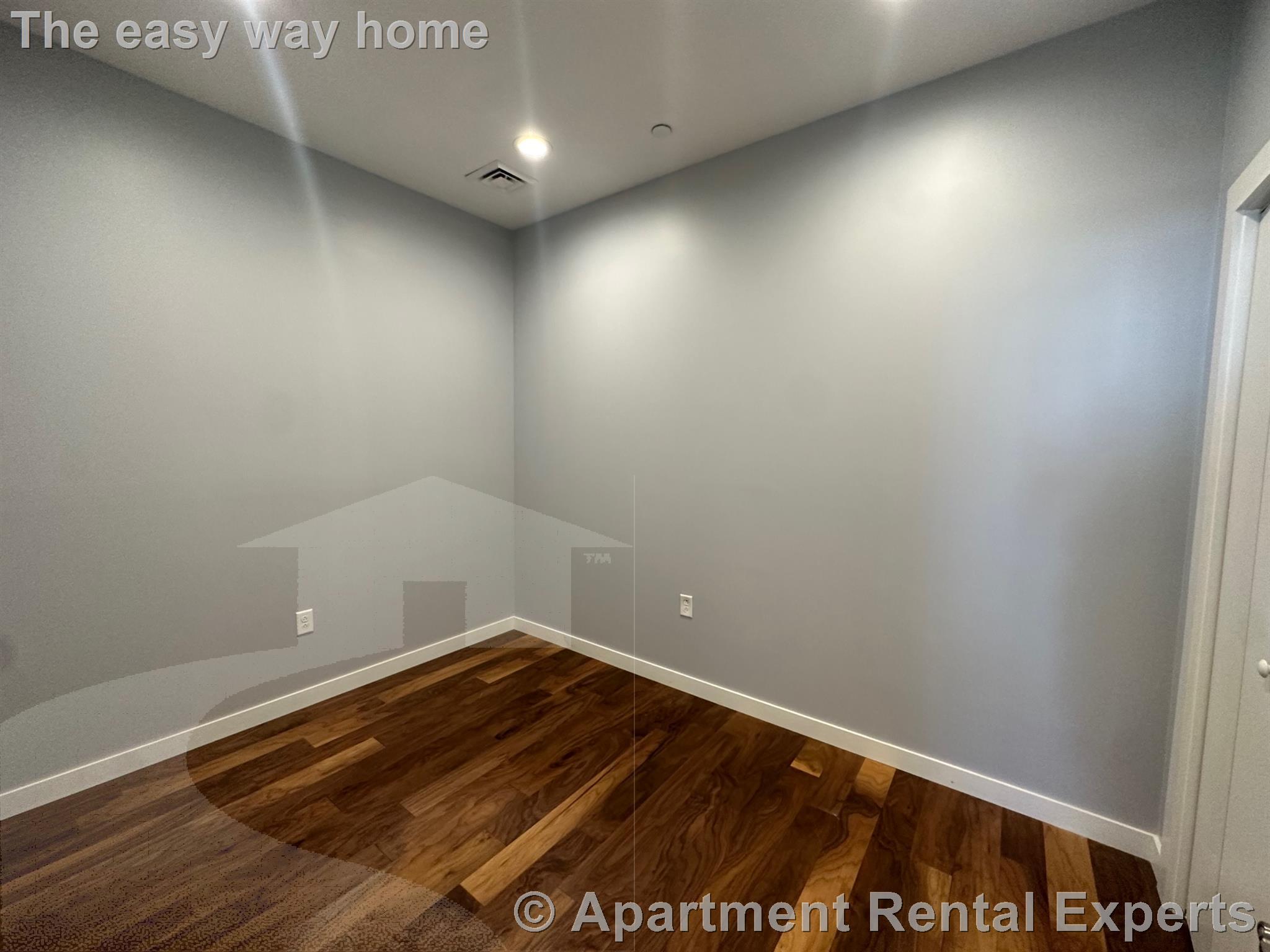 45 1st Ave, Charlestown