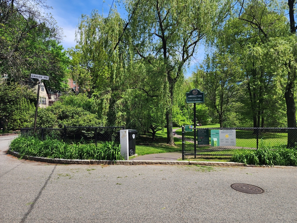 573 Washington St, Brookline