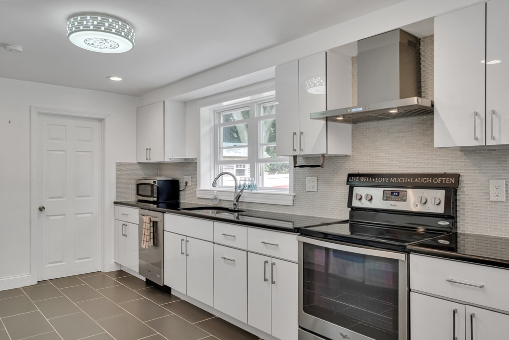 239 Hawthorne St, Malden