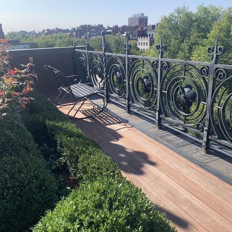 132 Commonwealth Ave, Back Bay