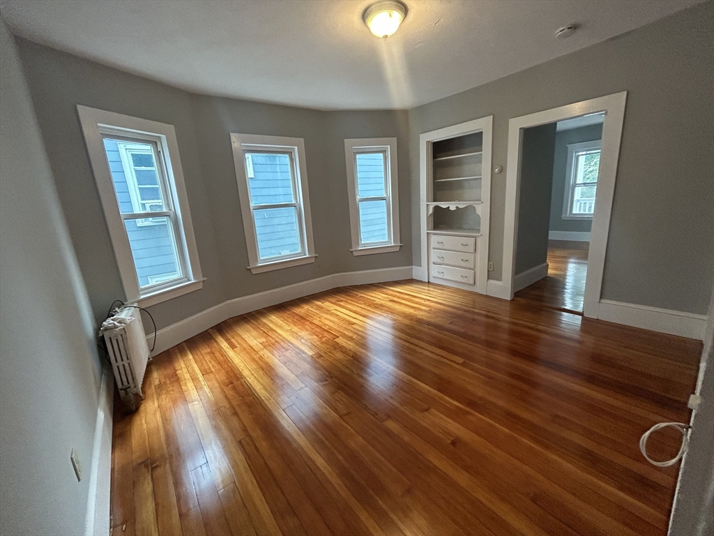 82 Conwell Ave, Somerville