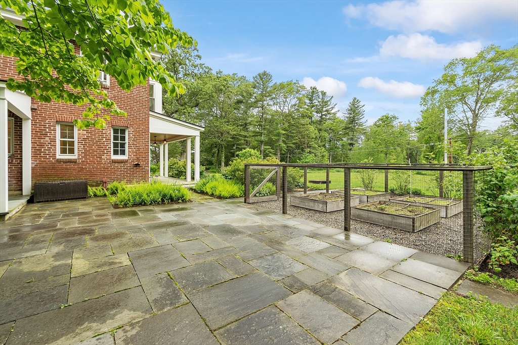 229 Fairhaven Hill Rd, Concord