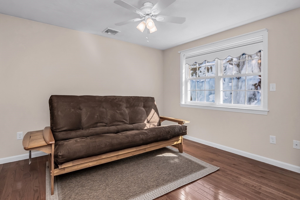 6 Gedney Dr, Peabody