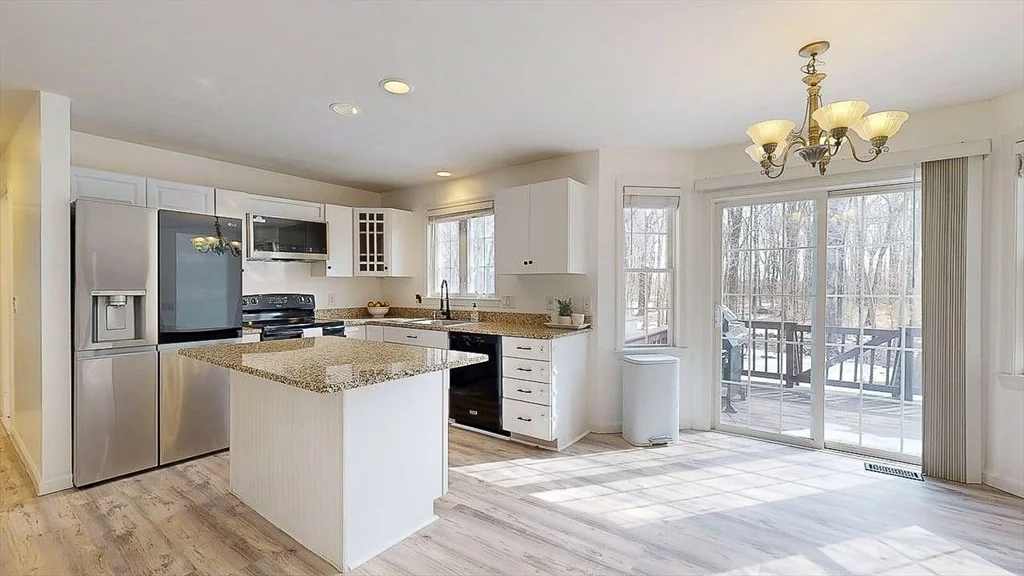 12 Coldbrook Rd, Millbury