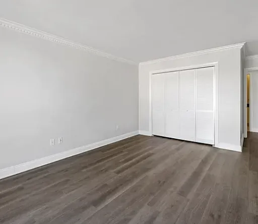 20 Hammond Pond Pkwa, Chestnut Hill