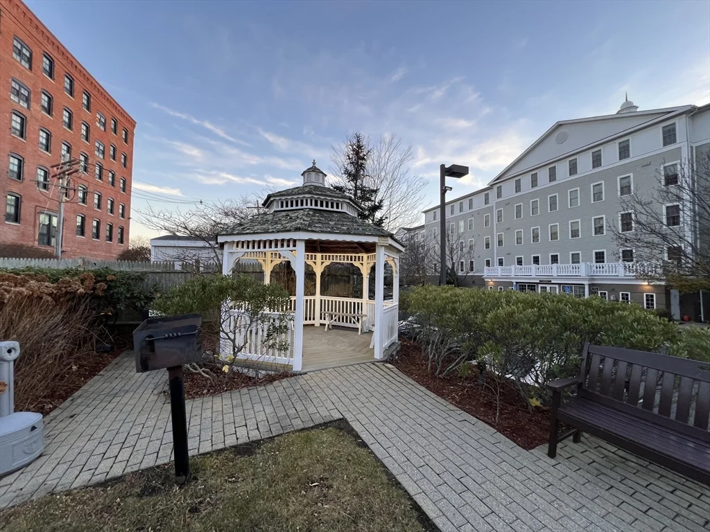 8 Crowninshield St, Peabody