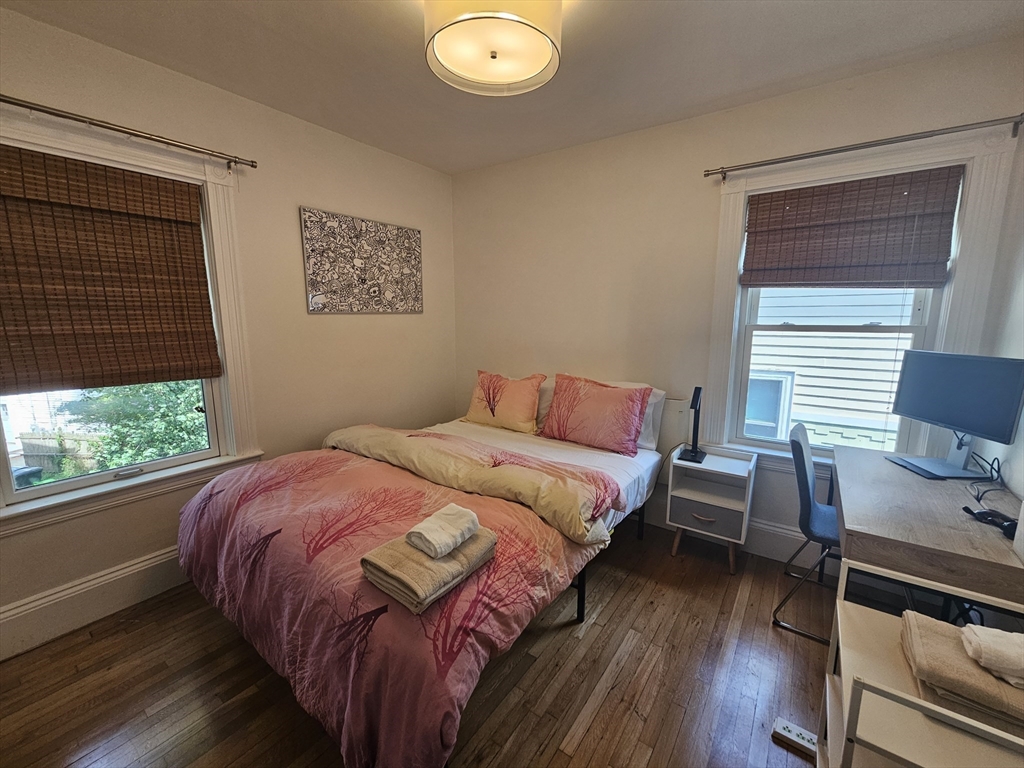 21 Edge Hill St, Jamaica Plain