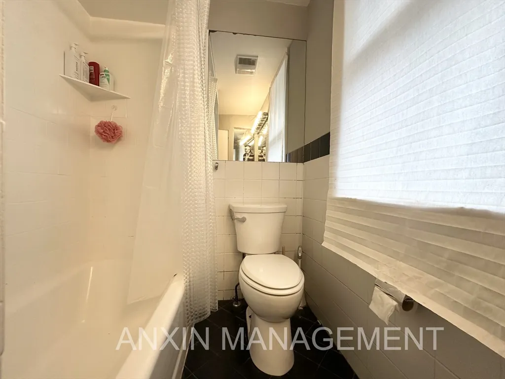 71 Gardner St, Allston