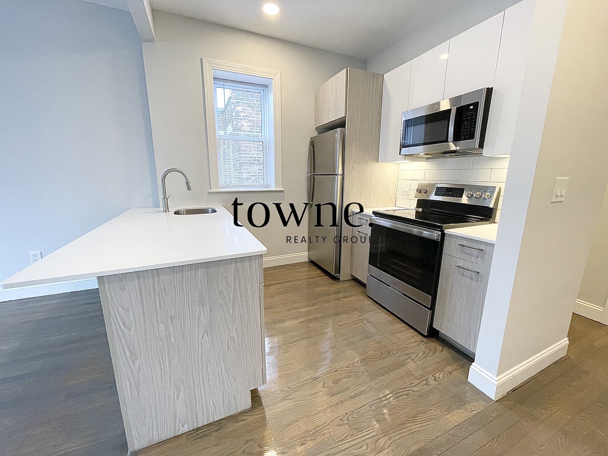 111 Queensberry St, Fenway