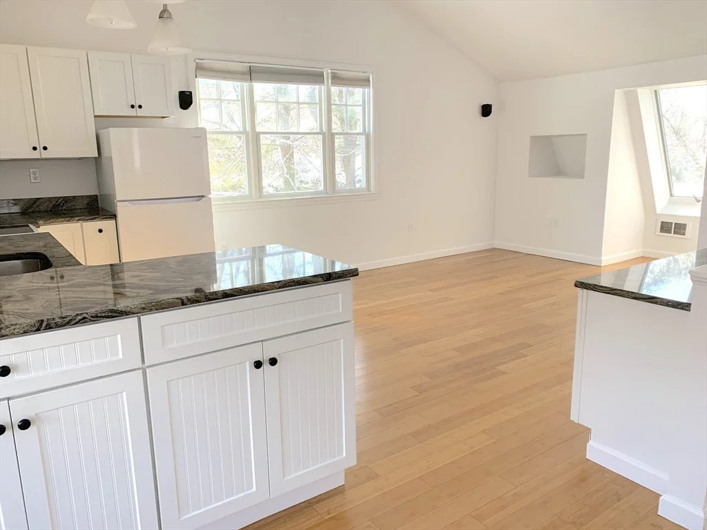 2 Wildflower Ln, Wayland