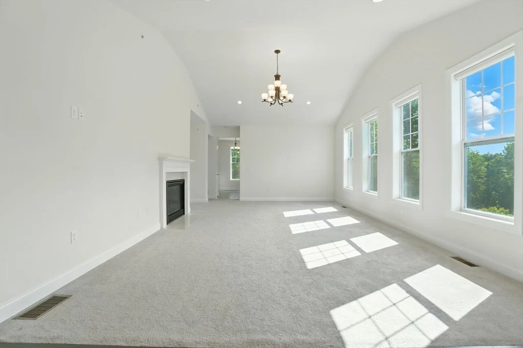 105 Phoebe St, Methuen