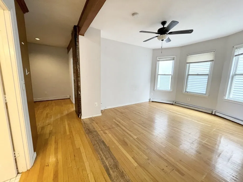 7 Iroquois St, Mission Hill