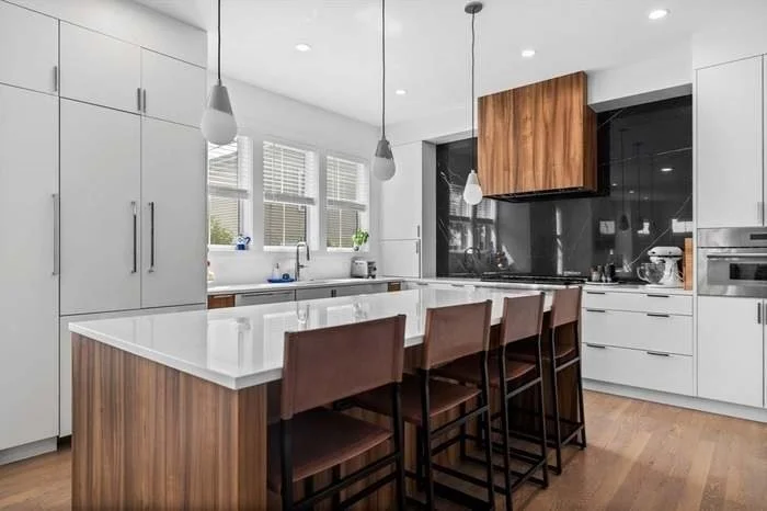 70 Walker St, Newton